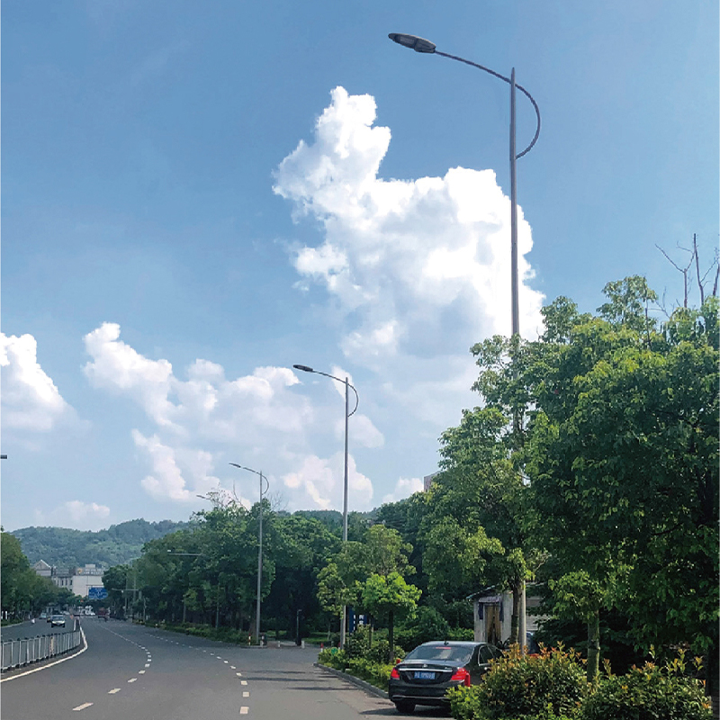 Poteau routier conique en aluminium EFFIEL